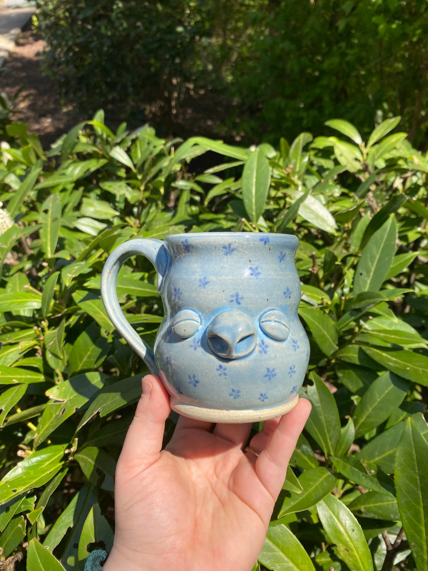 Floral Sculpted Face Mug in Blue